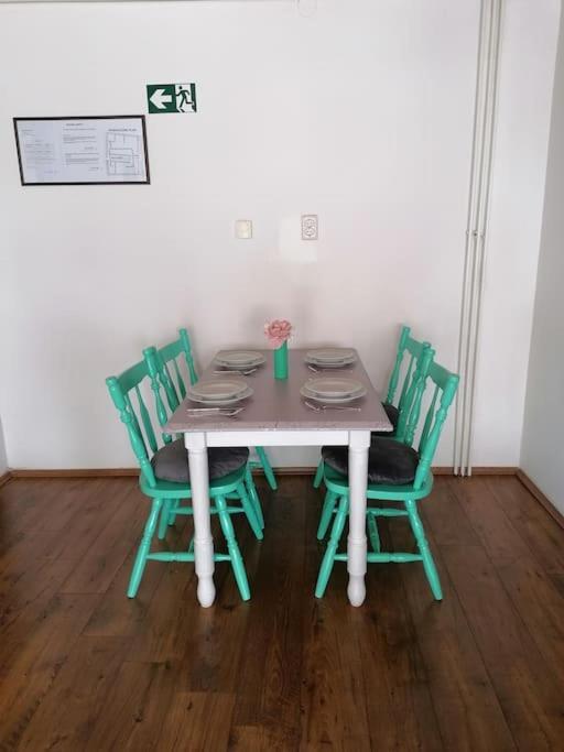 Cozy 1-Bdrm Apt In Dubec, Ideal For Work Or Study Sesvete Buitenkant foto