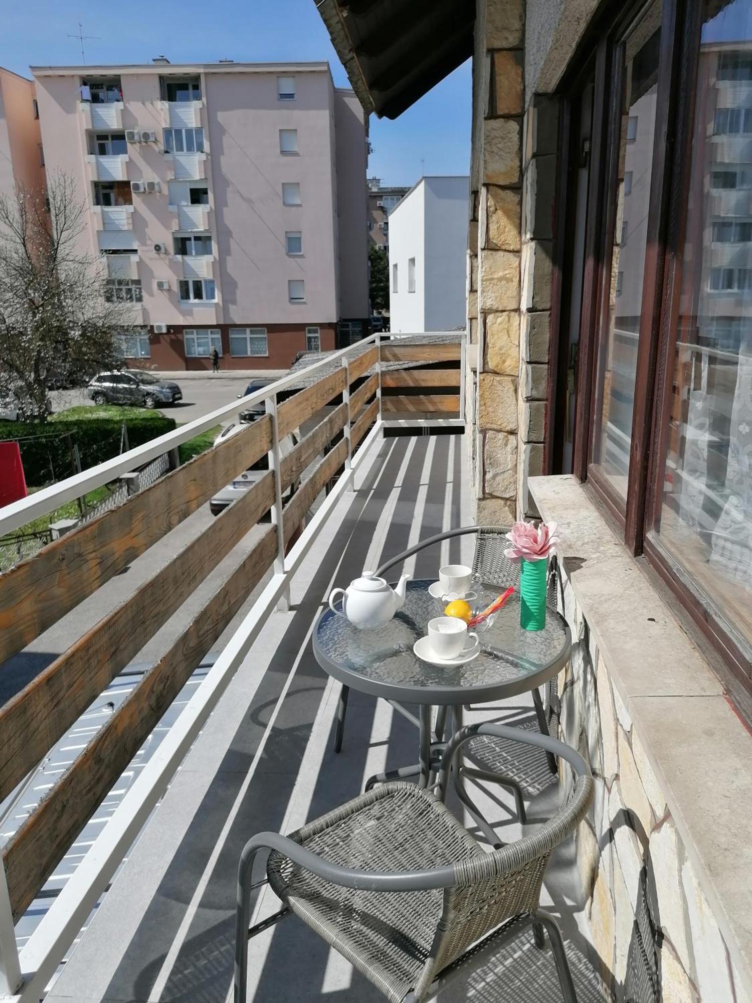 Cozy 1-Bdrm Apt In Dubec, Ideal For Work Or Study Sesvete Buitenkant foto